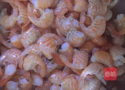 红黄绿炒虾米的做法图解3