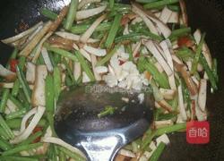 芹菜炒香干的做法图解8