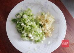 酸菜油梭子馅饼的做法图解5