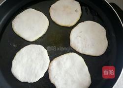 酸菜油梭子馅饼的做法图解16