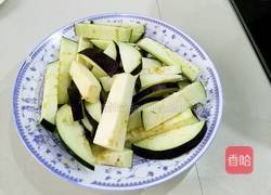  猪肉烧茄子的做法图解1