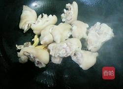 茶树菇烧猪蹄的做法图解4