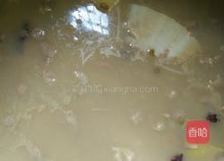 绿豆莲子小肠汤的做法图解3