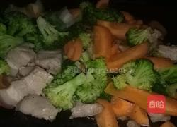 猪肉炒西兰花的做法图解7