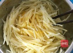 土豆丝饼的做法图解1