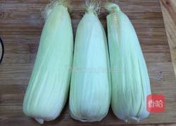 水煮玉米的做法图解1