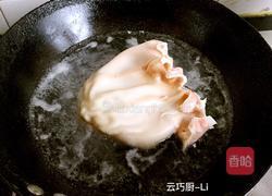 白菜丝拌猪耳的做法图解3