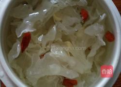 银耳莲子羹的做法图解3