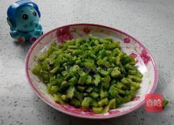 苦瓜炒鸡蛋的做法图解4