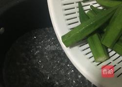 响油蒜香秋葵的做法图解2