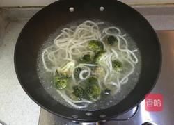 彩椒培根炒乌冬面的做法图解3