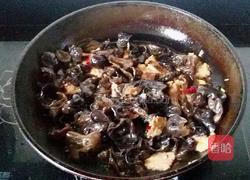 黑木耳炒肉片的做法图解7