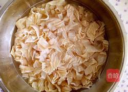 清炒豆皮的做法图解1