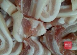 五花肉炒豆腐的做法图解1