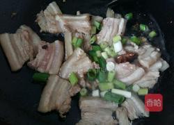 五花肉炒豆腐的做法图解3
