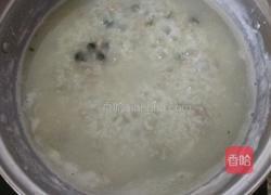 皮蛋瘦肉粥的做法图解5