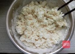 豇豆米炒肉卷饼的做法图解2