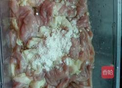 猪粉肠炒六棱豆的做法图解3