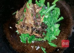 豆豉鲮鱼油麦菜的做法图解4