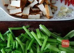 芹菜炒香干的做法图解3