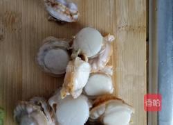 蒜蓉粉丝蒸扇贝的做法图解1