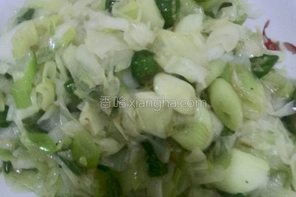 尖椒炒大葱的做法