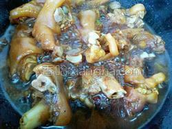 怎么做红烧猪爪好吃 MjUwX2MxXzA