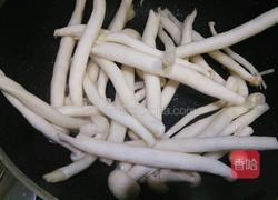 海鲜菇炒鸡丝的做法图解5