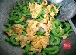 苦瓜炒蛋的做法图解5