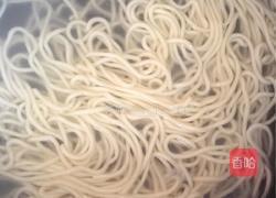 番茄鸡蛋炒面的做法图解2