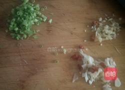香辣西瓜皮的做法图解2