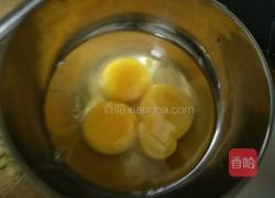 香菇鸡蛋炒白菜的做法图解3