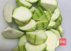 鲜虾猪肉丝瓜面的做法图解1