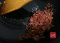 香肠鸡蛋早餐饼的做法图解3