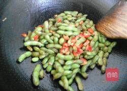 油焖毛豆荚的做法图解7