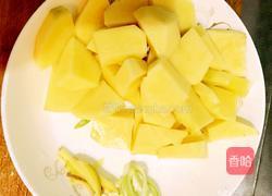 土豆炖豆角的做法图解2