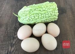 苦瓜蛋卷的做法图解1