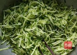 黄瓜鸡蛋饼的做法图解2