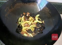 木耳炒白瓜的做法图解5