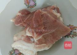 苦瓜青椒炒肉的做法图解1