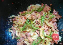 苦瓜青椒炒肉的做法图解6