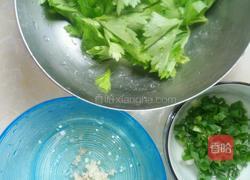 芹菜叶子油泼面的做法图解4