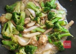 西兰花炒鸡翅猪扒肉的做法图解9