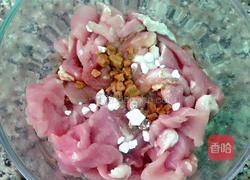 韭菜花炒肉丝的做法图解4