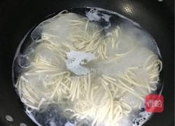 绿色凉面的做法图解2