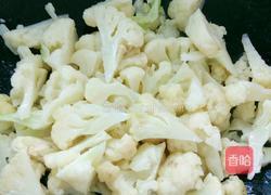 肉丸炒菜花的做法图解2