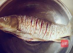 红烧糖醋鲤鱼的做法图解1