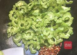 苦瓜炒瘦肉的做法图解2