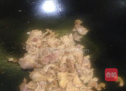 韭菜花炒猪肉的做法图解4