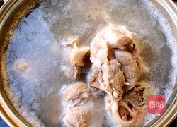 大骨头炖玉米山药汤的做法图解5